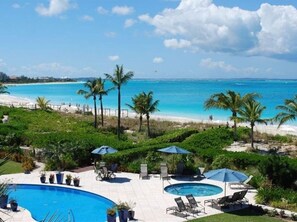 Outdoor pool - Luxury Grace Bay Beachfront - Perfection (Providenciales)