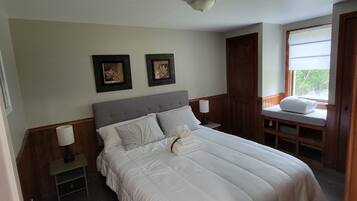 4 bedrooms, iron/ironing board, travel cot, free WiFi