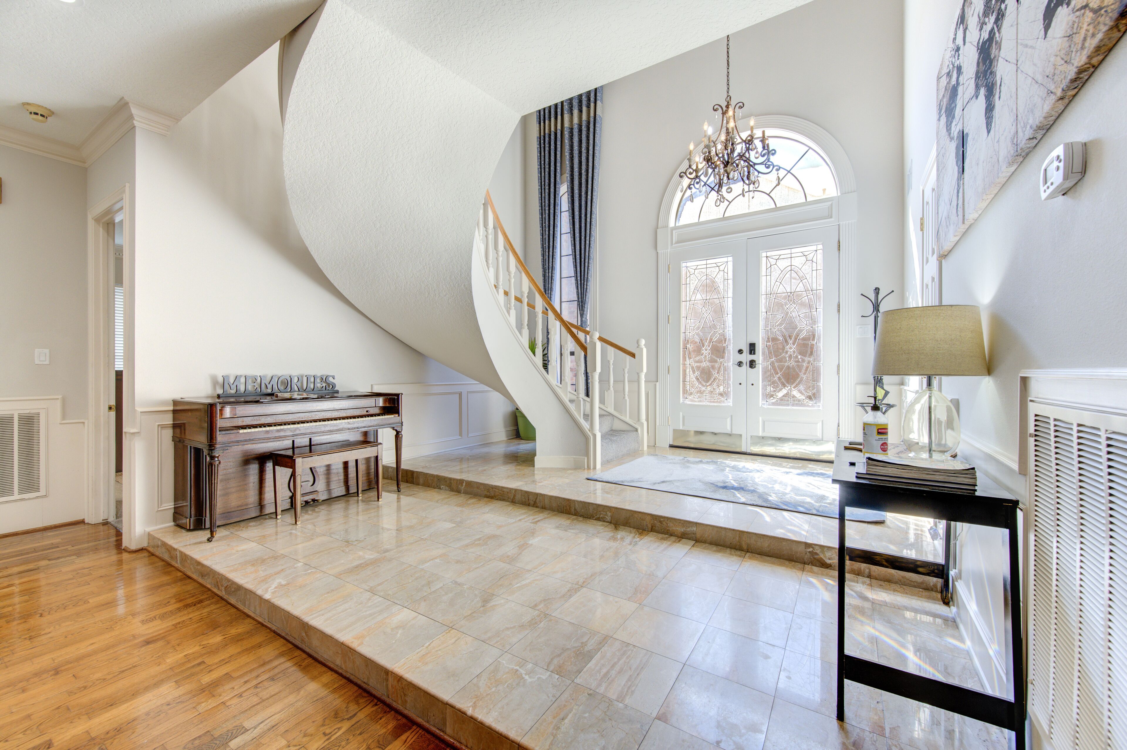 المنشأة من الداخل