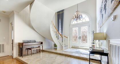 Memorial Med Ctr/Galleria/Rice: Spacious 5 Bdrm Pool Theatre
