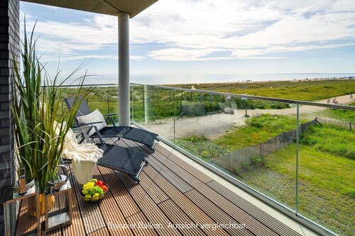 "BeachLoungeOne" vacation apartment on the beach with sun terrace, sauna & sea view