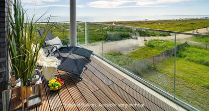 "BeachLoungeOne" vacation apartment on the beach with sun terrace, sauna & sea view