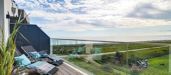 "BeachViewOne": Holiday apartment right on the beach with sauna, balcony & Baltic Sea view