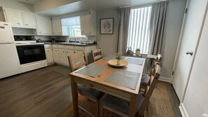Dining - Serene 2BR: Near-Town Convenience Meets Nature Getaway, Ideal for All Travelers (Nashport)