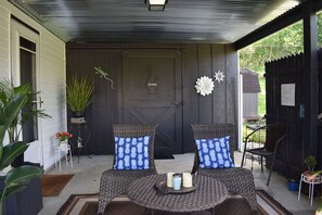 Terrace/patio - Serene 2BR: Near-Town Convenience Meets Nature Getaway, Ideal for All Travelers (Nashport)