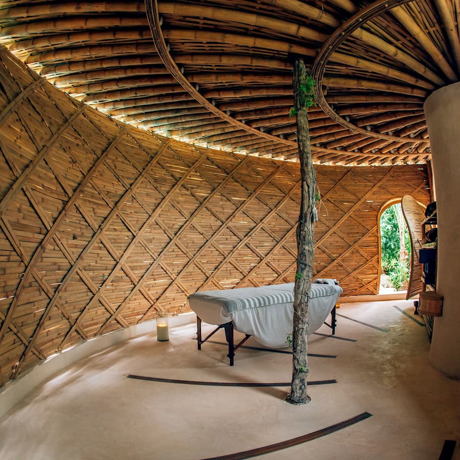 Couples treatment rooms, body treatments, aromatherapy