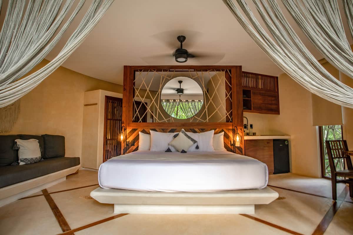 Deluxe King Studio Infinity Pool 2 | Minibar, in-room safe, laptop workspace, blackout curtains
