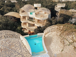 Fachada de la propiedad