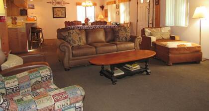 Spacious 3 bedroom 2 bath two story only 1/4 mile to ski area