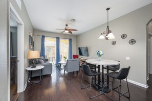 Dining - Beautiful Deluxe Condo, Vista Cay - 3024 (Orlando)