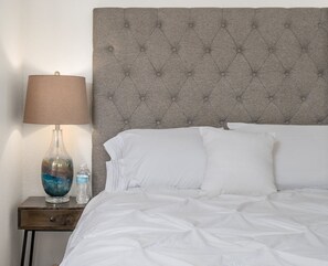 3 habitaciones, caja de seguridad en la habitación y escritorio 