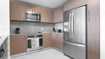 Fridge, microwave, oven, stovetop