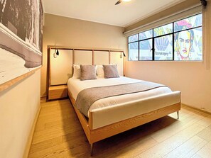 2 Schlafzimmer, Schreibtisch, Bügeleisen/Bügelbrett, WLAN