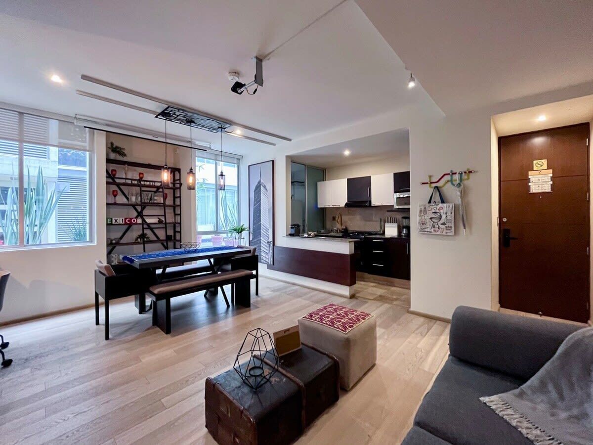 TV, stereoanlegg og kontorer