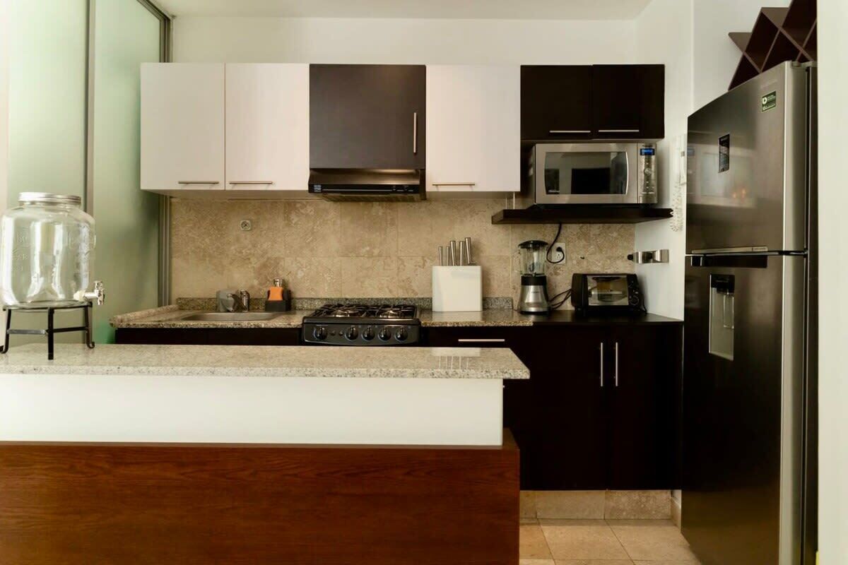 Fridge, microwave, oven, stovetop