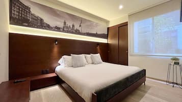 1 bedroom, desk, iron/ironing board, WiFi