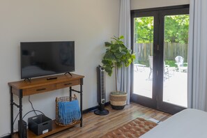 2 室のベッドルーム、アイロン / アイロン台、WiFi (無料)、ベッドシーツ