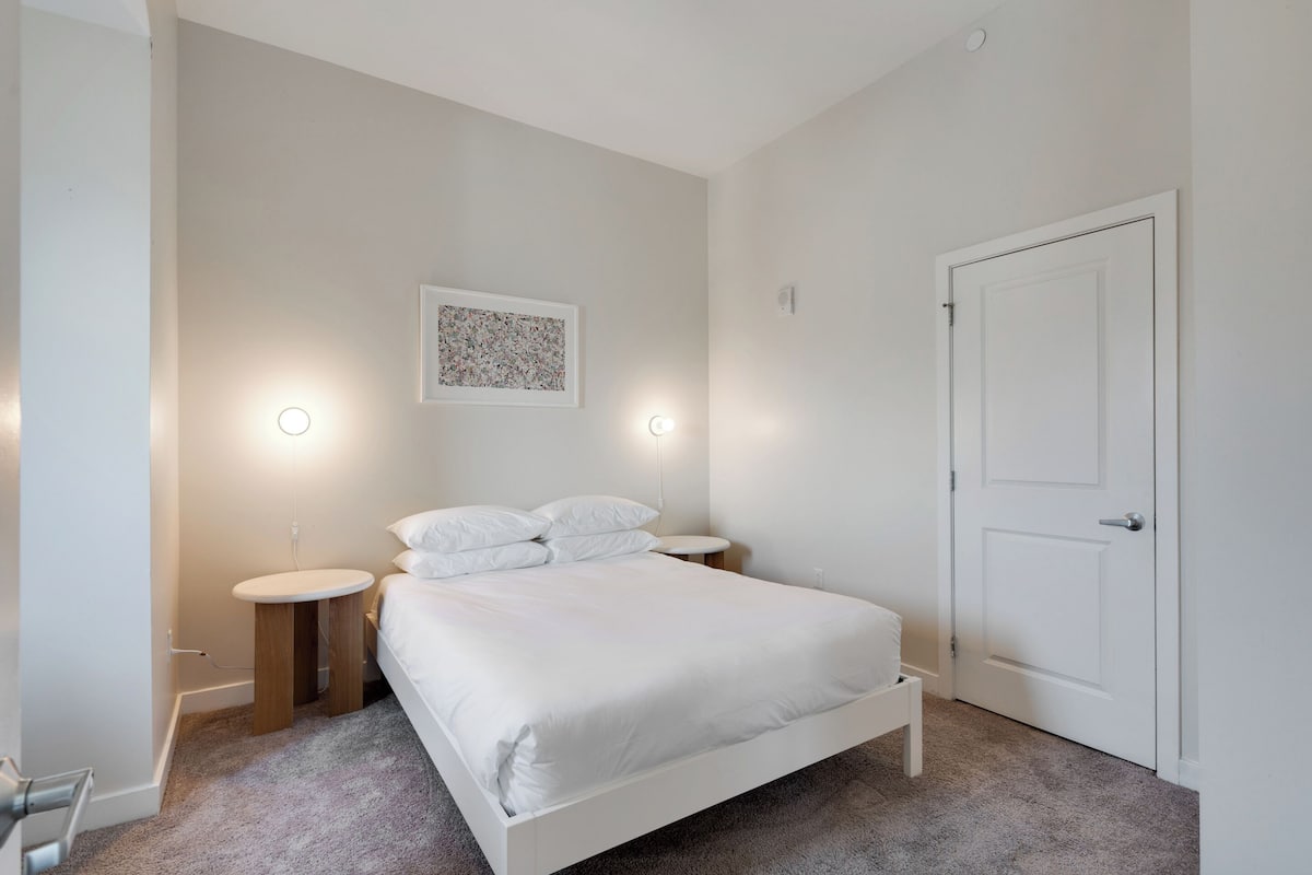 Suite, 1 Bedroom, Mobility Accessible | 1 bedroom, individually furnished, blackout drapes, iron/ironing board