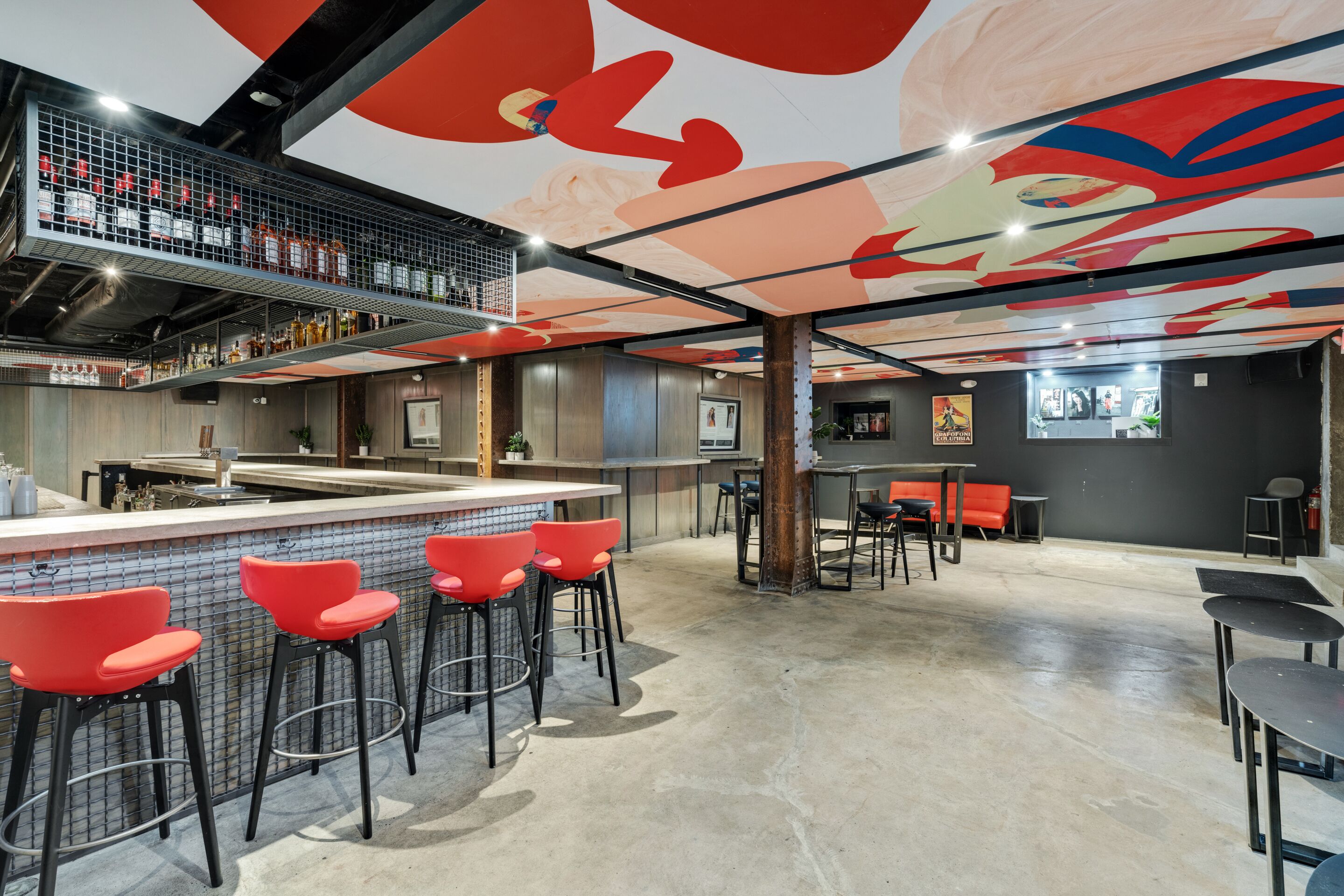 2 restaurants, breakfast, dinner served; italian cuisine