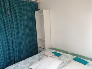 4 habitaciones, tabla de planchar con plancha y wifi gratis 