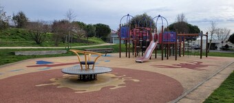 Typical 50's house totally renovated 500m from the beach