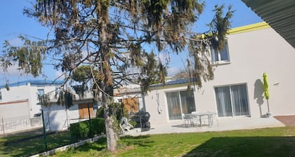 Typical 50's house totally renovated 500m from the beach