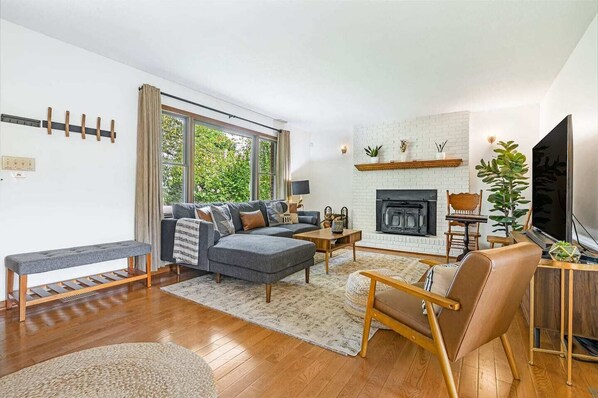 Fernseher, Kamin, Arbeitsbereiche, Drucker