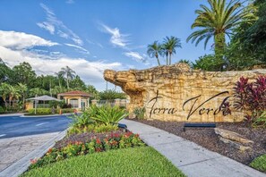 Hus (Amazing 3/2 townhome with lake view a) | Eksteriør