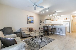 公寓客房 (Huge screened patio that overlooks La) | 外觀