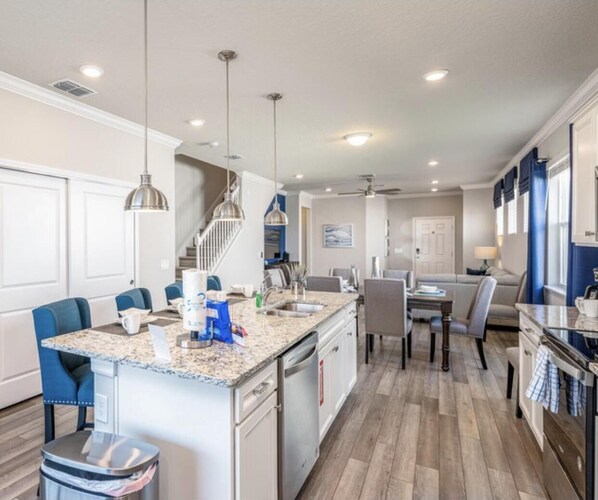 House (Amazing 5/6 Vacation home at Windsor ) | Exterior