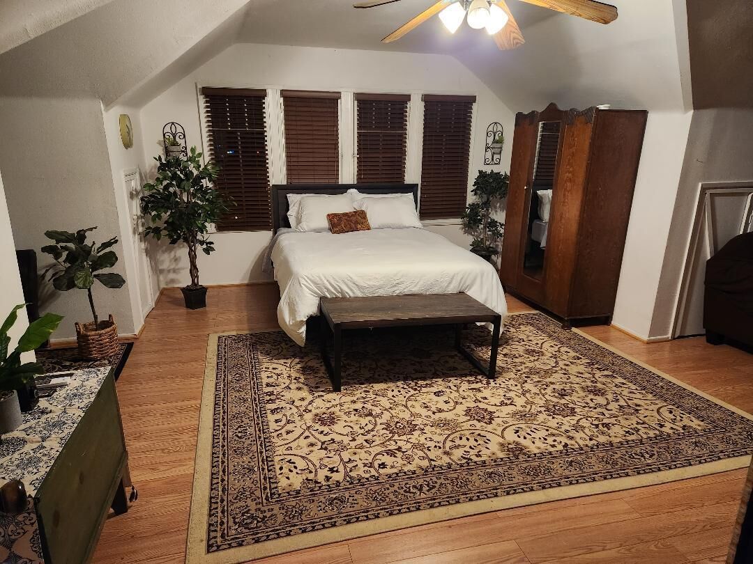 5 habitaciones, escritorio, wifi gratis y ropa de cama 