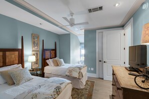2 bedrooms, free WiFi, bed sheets - SeaDreams - condo sleeps 6, expansive views of Rosemary and the Gulf! (Rosemary Beach)