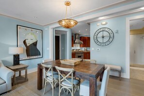 Dining - SeaDreams - condo sleeps 6, expansive views of Rosemary and the Gulf! (Rosemary Beach)