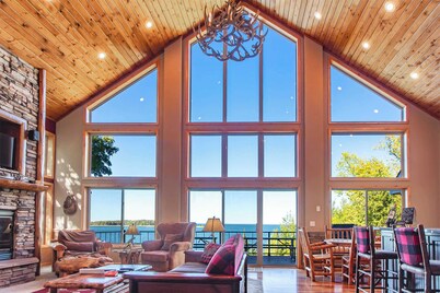 Waterfront Leech Lake Home w/ Dock, Fire Pit & Kayaks