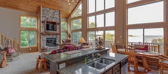 Stay 3 for 2! Spacious Leech Lake Home on 2 Acres, Boat Lift, Swim