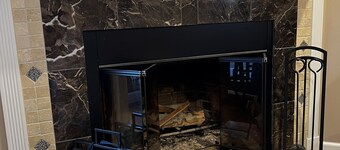 Cozy Snowshoe Retreat! 2BR/2BA Ski-out condo