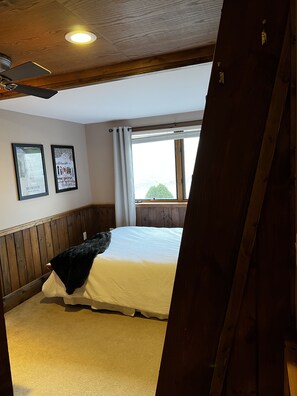 2 chambres, fer et planche à repasser, Wi-Fi gratuit, draps fournis