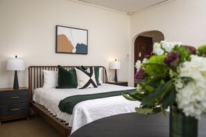 1 habitación, escritorio, wifi gratis y ropa de cama