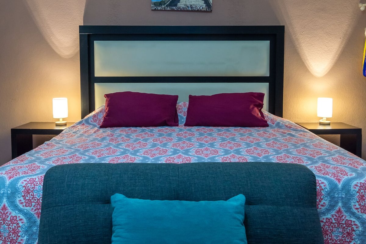 Comfort Double Room | Laptop workspace, blackout drapes, iron/ironing board, WiFi (free)