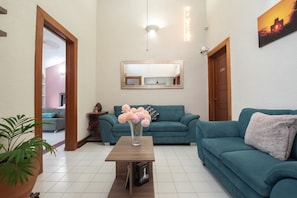 50-inch Smart TV with cable channels, TV - Jardin Merida (Mérida)