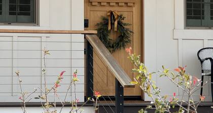 Soleil Luna – Luxury 2BR, 2BA Home 2 Miles from Sequoia NP”