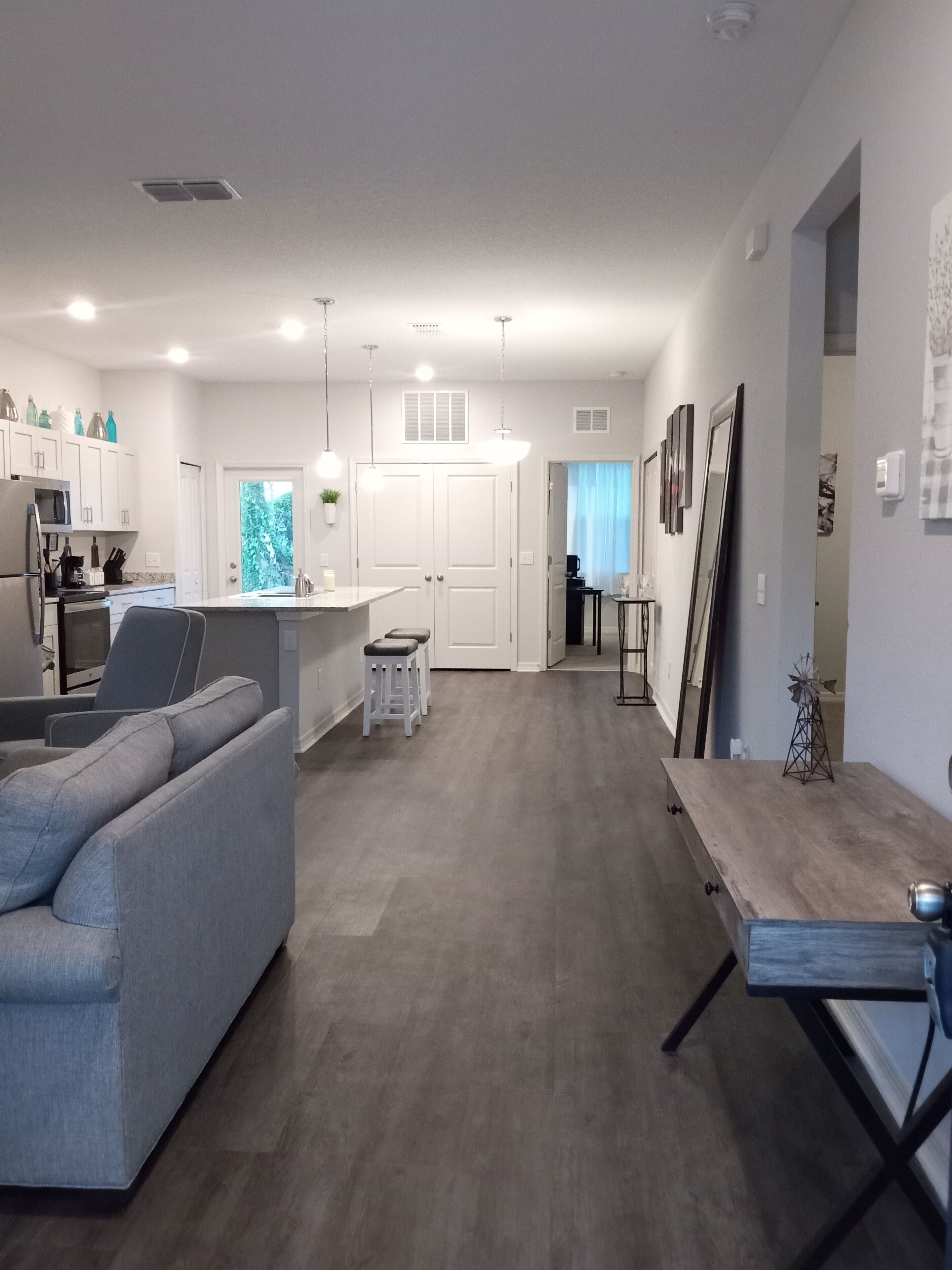 2-5 Minutes to Ybor and Downtown Tampa - Newly built home