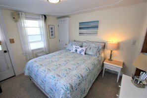 2 bedrooms, iron/ironing board, free WiFi