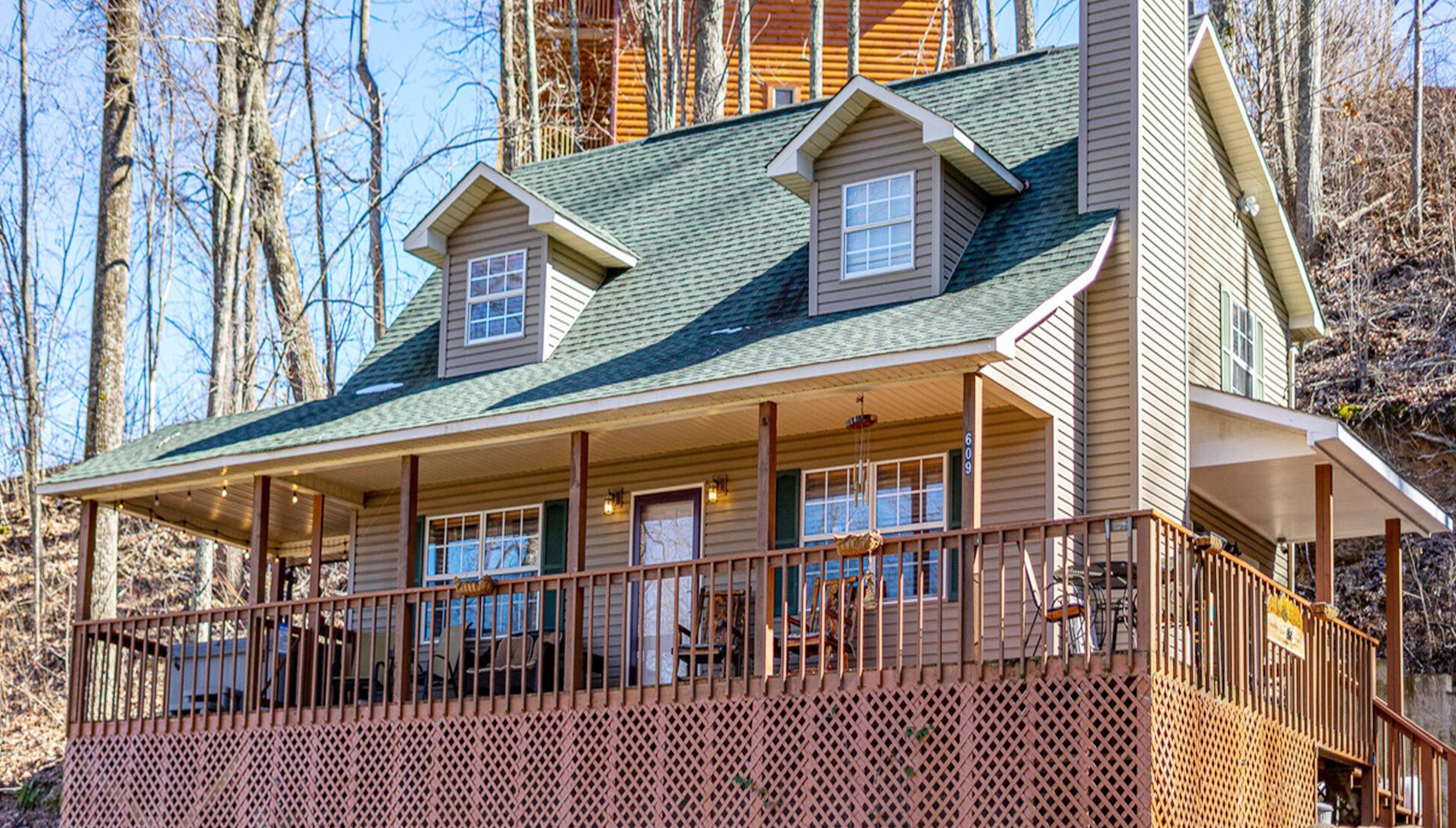 Strollin' Bear: Free Attraction Tickets, Hot Tub, Arcade Game, Pool Access & Mountain Views