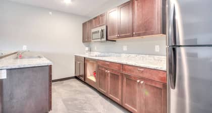 Suite 218 - 1BR Apartment, King Bed, Kitchen, 2nd