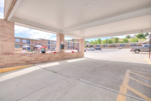 Property grounds - Suite 206 - 1BR Apartment | 1 Bed, 1 Bath (Rapid City)