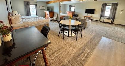 Suite 219 - Large 800SF with 3 beds and living are