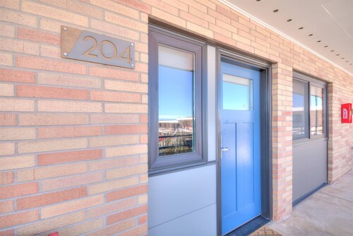1BR with 2 beds and a kitchen on the 2nd floor