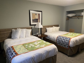 1 bedroom, free WiFi - 1BR with 2 beds and a kitchen on the main floor (Rapid City)