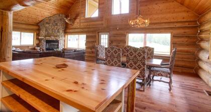 The Cabin · Rustic Log Cabin with Pasture and Mountain Views